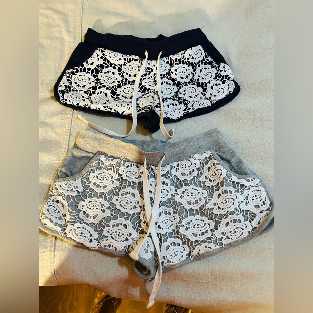 2 pairs of short lounging drawstring shorts with Venice, trim detail size small